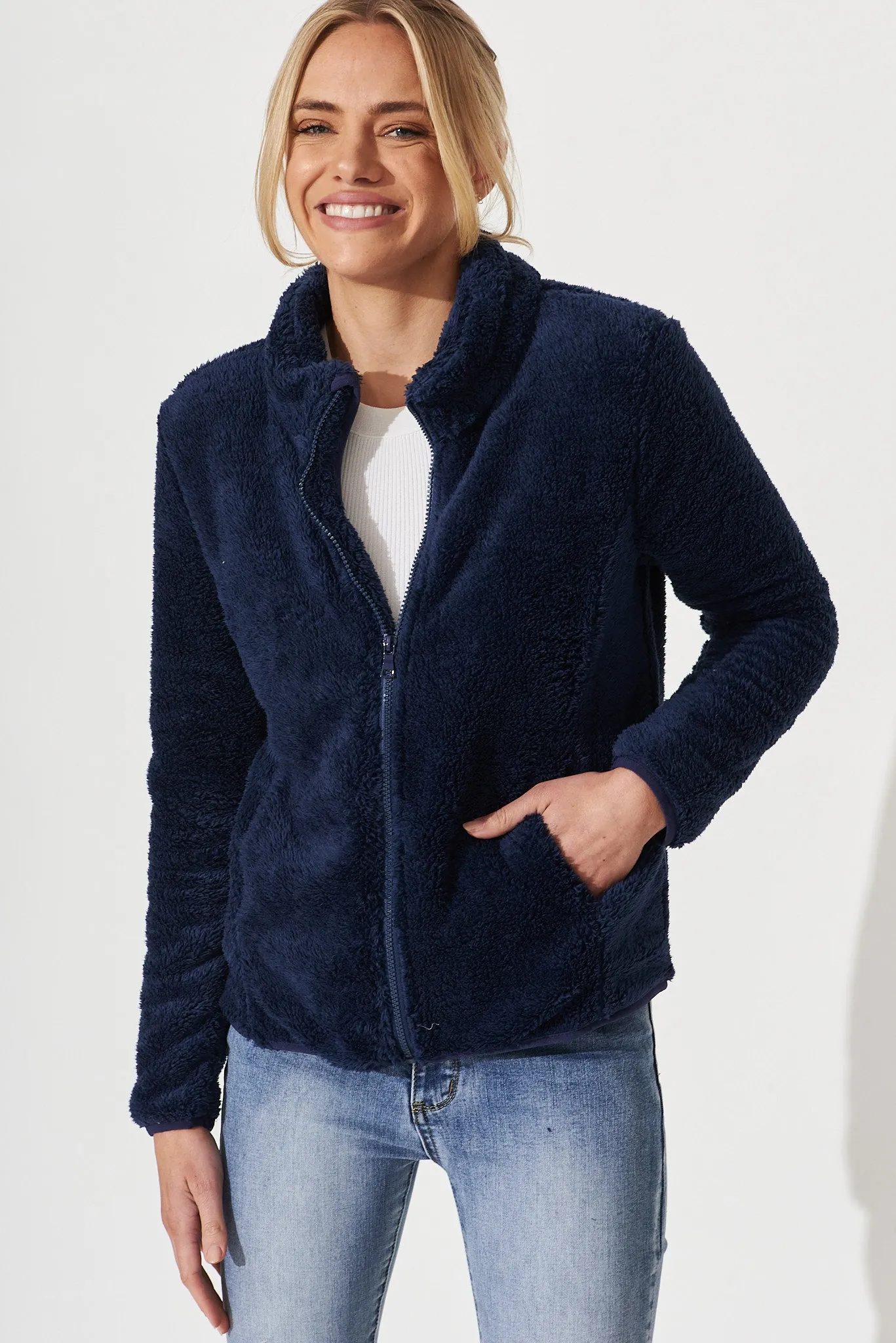 Linea Fluffy Jacket In Navy