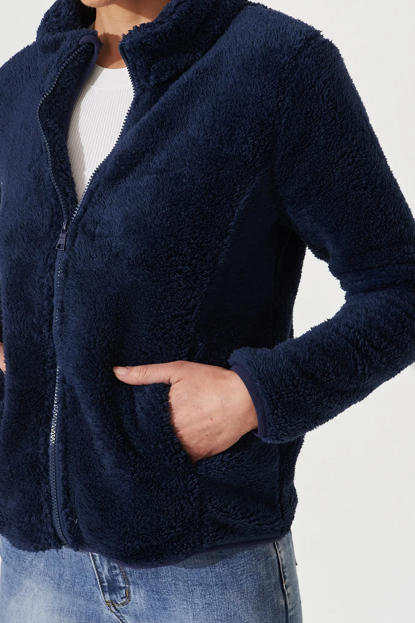 Linea Fluffy Jacket In Navy