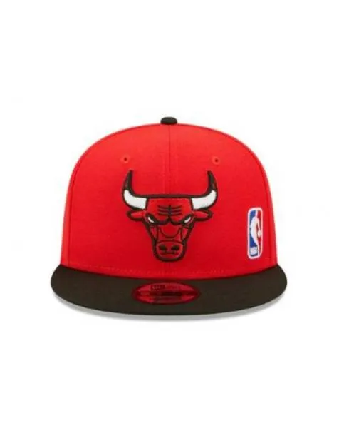 NEW ERA - Accessories - Chicago Bulls Blackletter Arch Snapback - Red/White