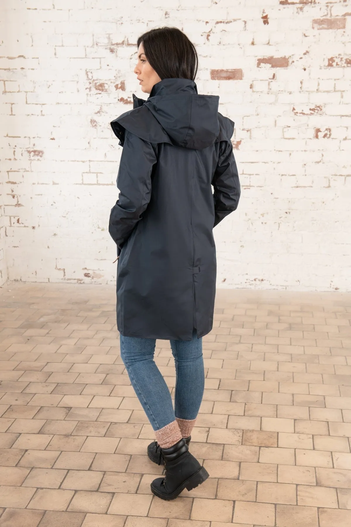 Outrider Waterproof Raincoat in Navy