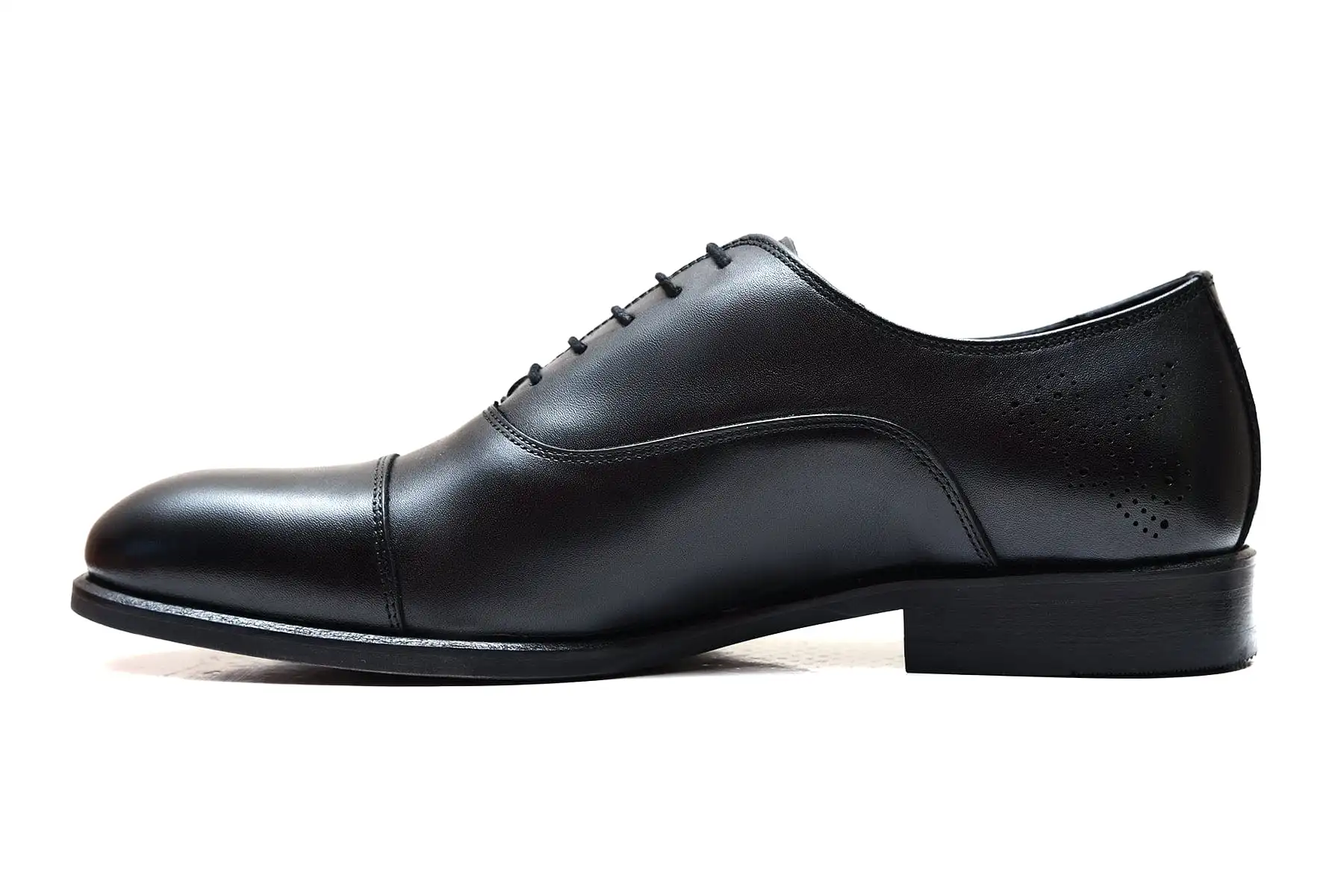 SEVILLE | Black leather cap toe shoes